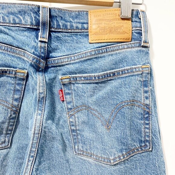 🌷SALE Levi’s Wedgie Jeans Size 24 90s Light Wash Button Fly Distressed - Picture 6 of 15